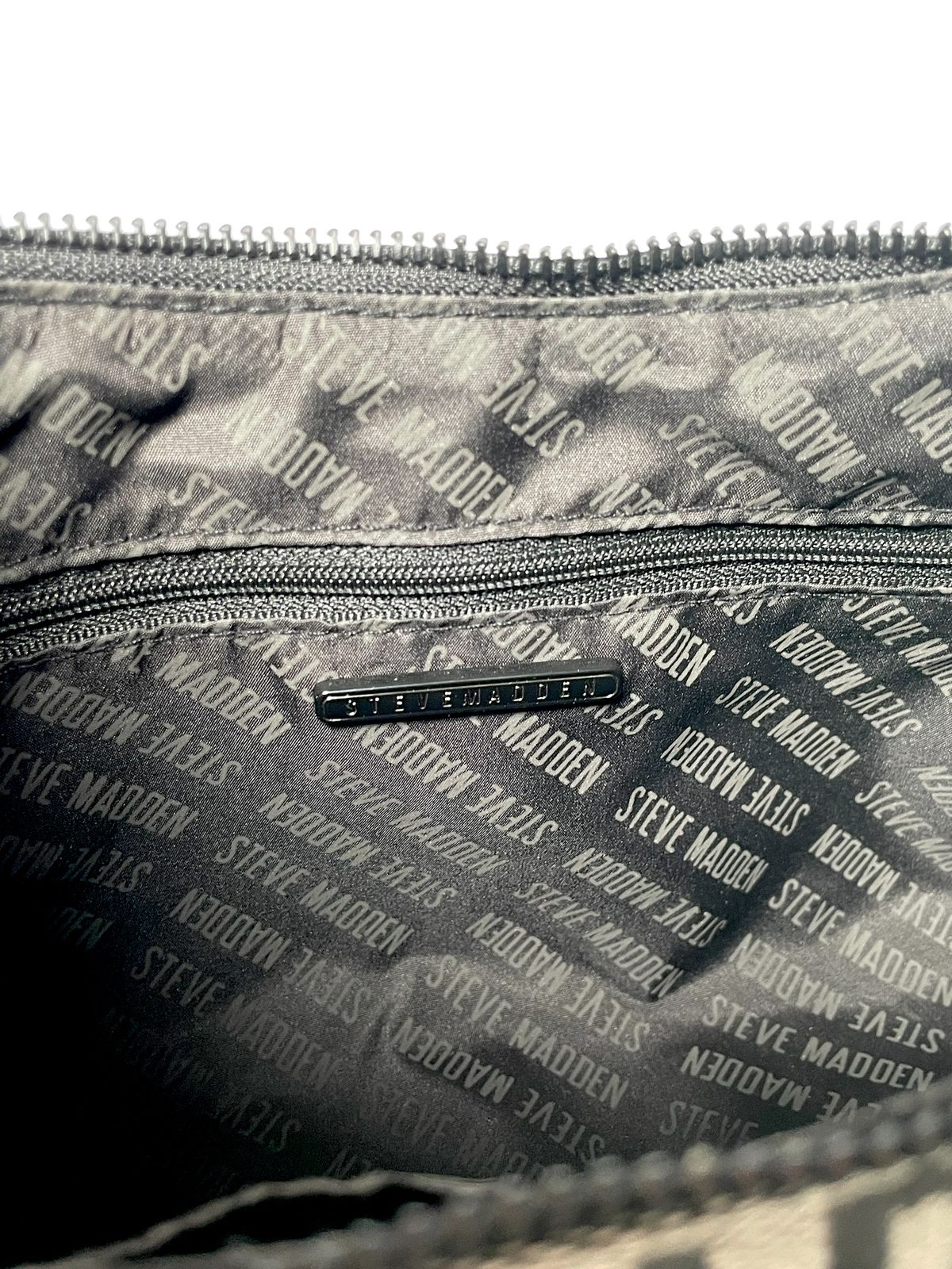 Steve Madden Pink Shoulder Bag + Tarjetero – Estilo que ilumina tu día